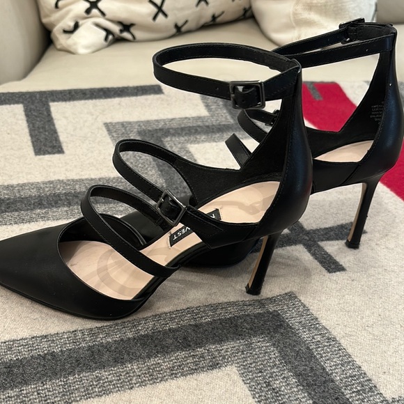 Nine West Black Heels with Strappy Design and Pointed Toe - Picture 5 of 5